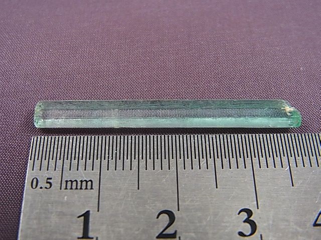 画像: ナイジェリア産アクアマリン柱状結晶 4.5カラット