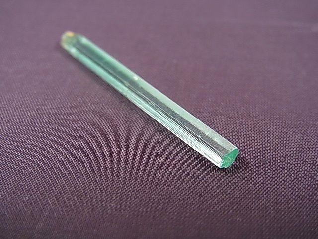 画像: ナイジェリア産アクアマリン柱状結晶 2.5カラット