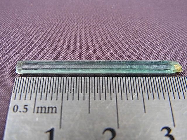 画像: ナイジェリア産アクアマリン柱状結晶 2.5カラット