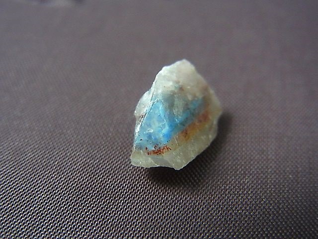 画像: 南アフリカ・メッシーナ鉱山産パパゴアイト入り水晶原石 0.4g