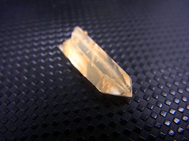 画像: 五代松鉱山産トラピチェ・レモン水晶 0.7g