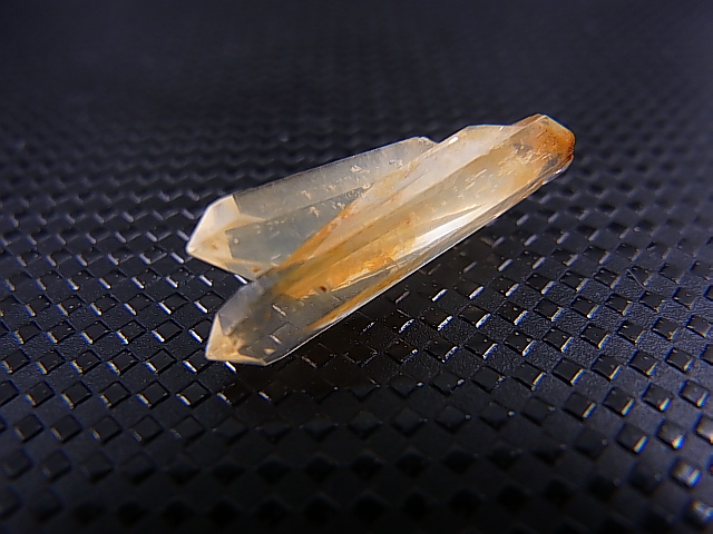 画像: 五代松鉱山産トラピチェ・レモン水晶（ダブルポイント） 0.9g