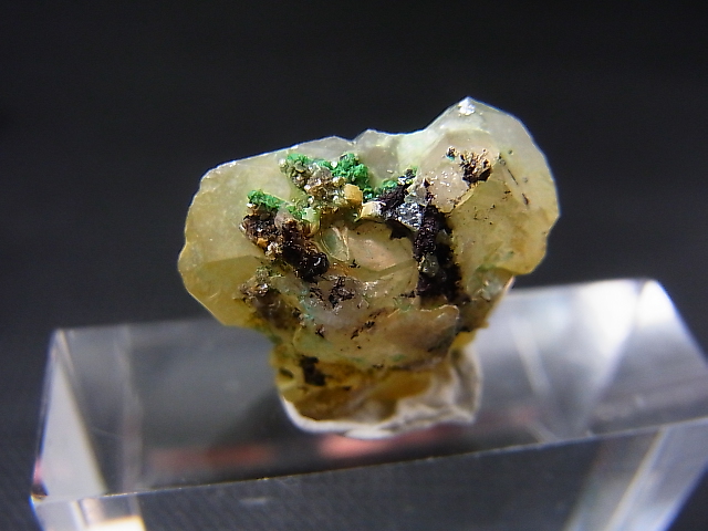 画像: 南アフリカ・メッシーナ鉱山産水晶原石（アホイト/マラカイト付き） 6.0g