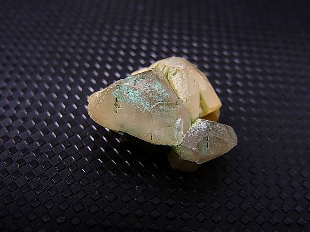 画像: 南アフリカ・メッシーナ鉱山産水晶原石（アホイト/マラカイト付き） 6.0g