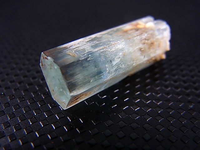 画像: ナミビア・エロンゴ産アクアマリン柱状結晶原石 13.6カラット