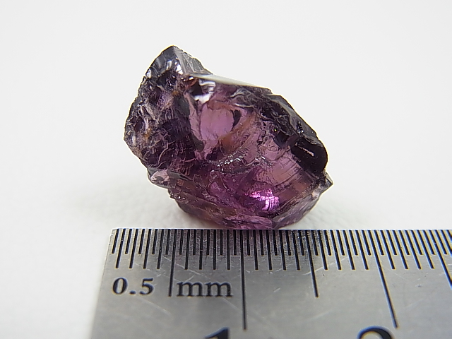 画像: ベトナムLuc Yen産パープルスピネル結晶（ソーティングメモ付き） 12.3カラット