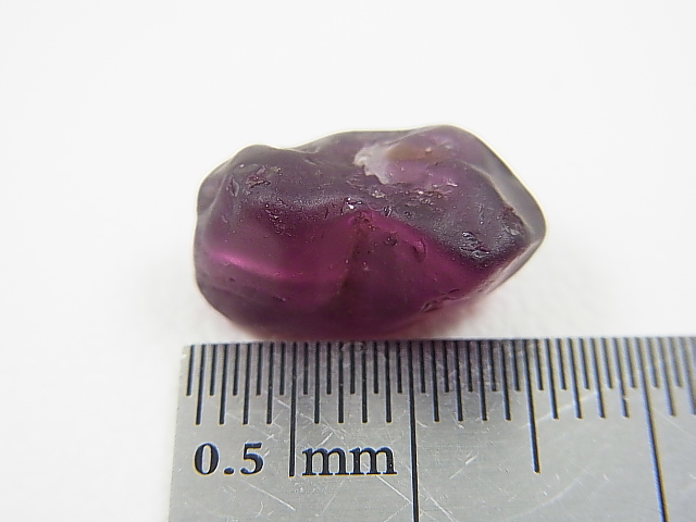 画像: ベトナムLuc Yen産パープルスピネル結晶（自然研磨） 11.0カラット