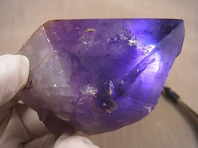 画像: 南ザンビア産カラーシフト/アメジスト原石（錐面研磨） 243.8g