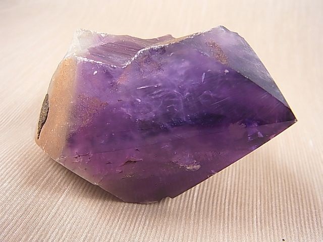画像: 南ザンビア産カラーシフト/アメジスト原石（錐面研磨） 243.8g