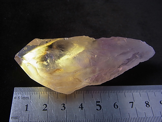 画像: ブラジル・コルデイロス産アメジスタドーラダ/蛍光ファントムアメジスト（錐面研磨） 75.0g