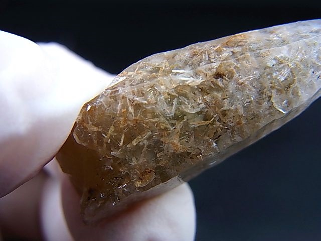 画像2: 山梨県水晶峠産トレモライト入り水晶ポイント 8.9g