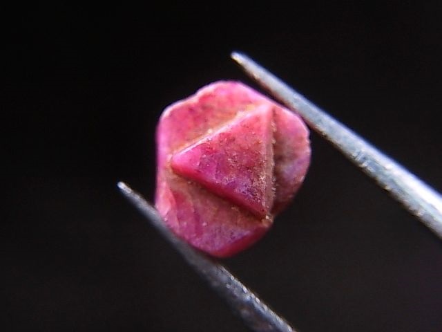 画像: ミャンマー・モゴック産レッドスピネル結晶（双晶） 1.7カラット