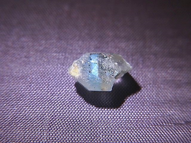 画像: 南アフリカ・メッシーナ鉱山産パパゴアイト入り水晶原石 0.2g