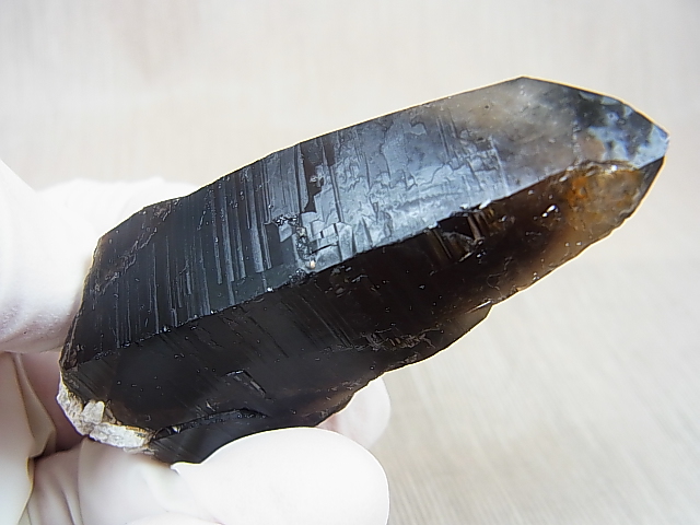 画像: ノルウェー産モリオン（ケアンゴーム）原石 61.5g