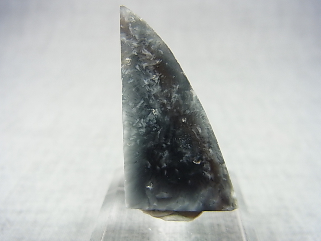 画像: ヴィクトリアストーン（飯盛ラボストーンIL-stone）レアカラー：ブラック原石（イエロー蛍光） 44.1カラット