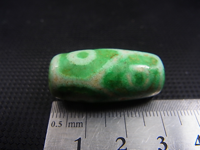 画像: ヴィンテージ：「老緑色六眼」西蔵（チベット）天珠 直径約14×30.5mm