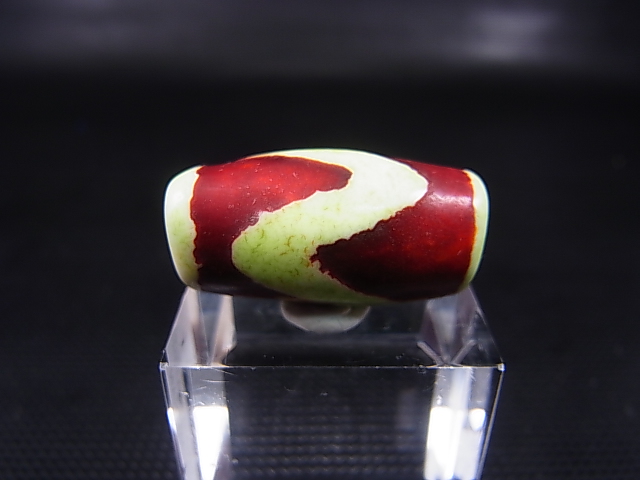 画像1: ヴィンテージ：「老緑色虎牙」西蔵（チベット）天珠 直径約14×28mm