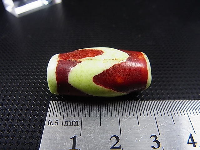 画像: ヴィンテージ：「老緑色虎牙」西蔵（チベット）天珠 直径約14×28mm