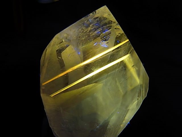 画像: ブラジル・コルデイロス産アメジスタドーラダ/蛍光ファントムアメジスト（錐面研磨） 62.5g