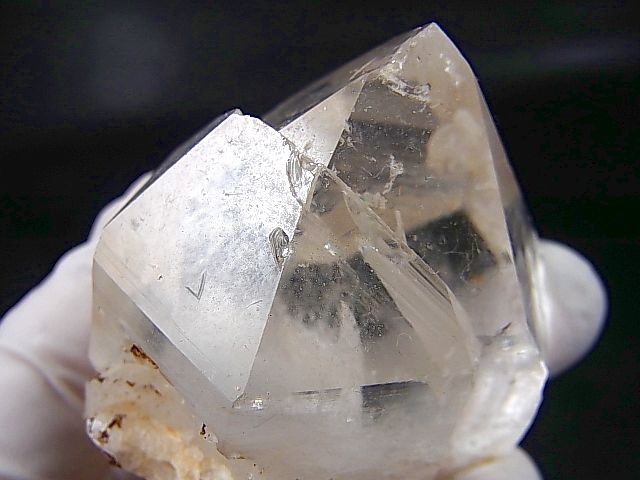 画像: ベトナム・Bac Kan省産クリア水晶原石（ツイン/レコードキーパー付き） 148.2g