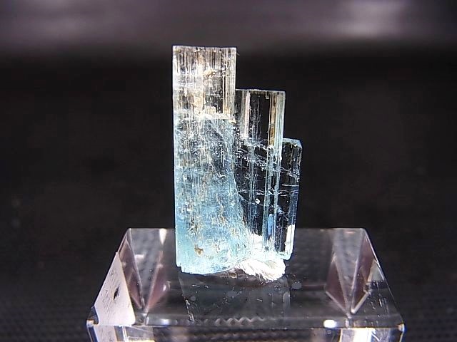 画像1: ベトナム産アクアマリン柱状結晶原石（連晶） 9.7カラット