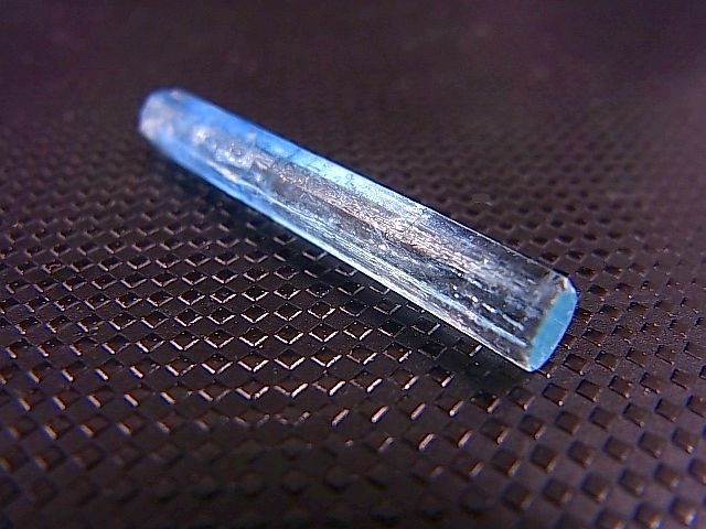 画像: ジェムグレード宝石需要品質：ベトナム産アクアマリン柱状結晶原石 6.6カラット
