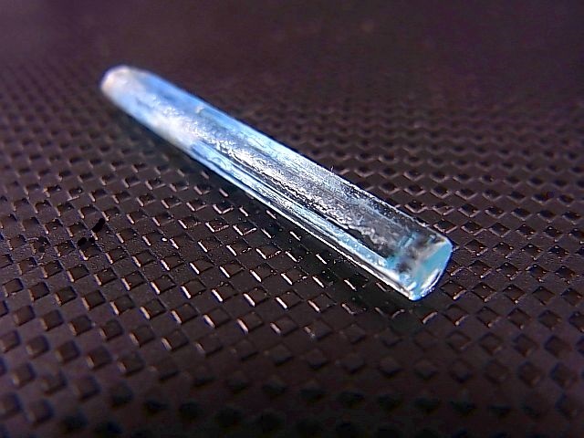 画像: ジェムグレード宝石需要品質：ベトナム産アクアマリン柱状結晶原石 3.8カラット