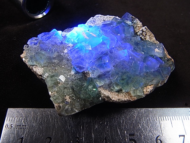 画像: シャンファーリン（香花嶺）産グリーンフローライト原石 58.4g