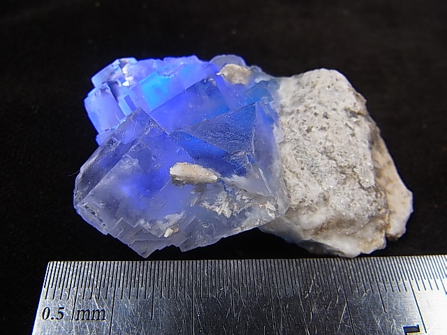 画像: シャンファーリン（香花嶺）産グリーンフローライト原石 34.4g
