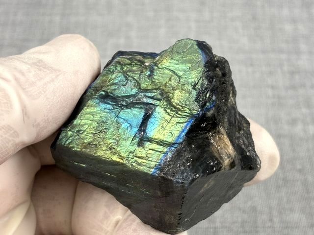 画像: フィンランド・ユレマー産スペクトロライト（ブルーグリーン）原石ブロック（未研磨） 58.7g