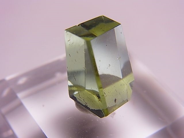 画像: 飯盛ラボストーン（IL-stone）「ガンマジルコン」ガラス原石 9.4カラット