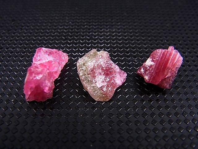 画像: カリフォルニア産ピンクトルマリン原石（バイカラー） 3点セット トータル 11.8カラット