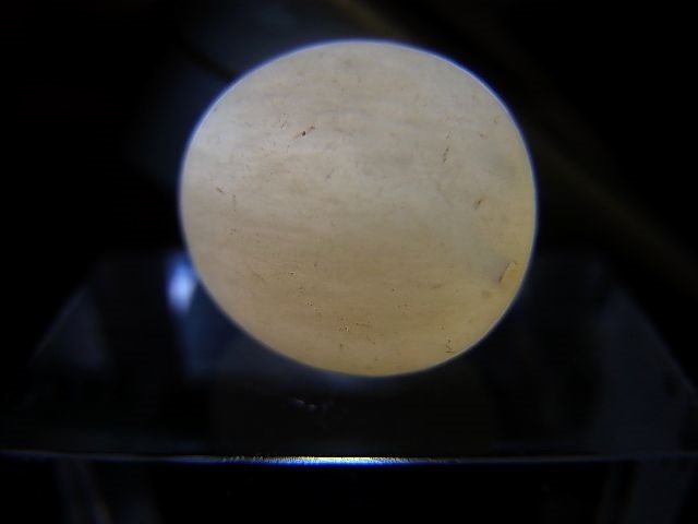 画像: 和田玉（ホータンぎょく）「羊脂白玉」オリジナルビーズ 約15×13×12.5mm