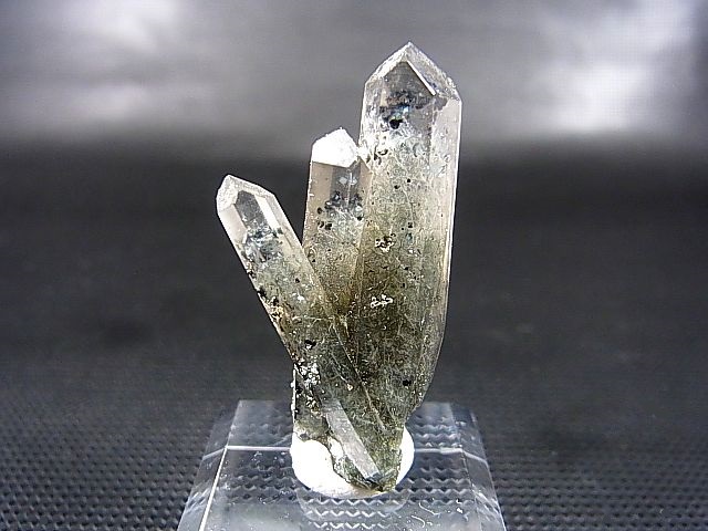 画像1: ノルウェー産水晶ポイント（アクチノライト/ヘマタイト入り/連晶） 6.7g