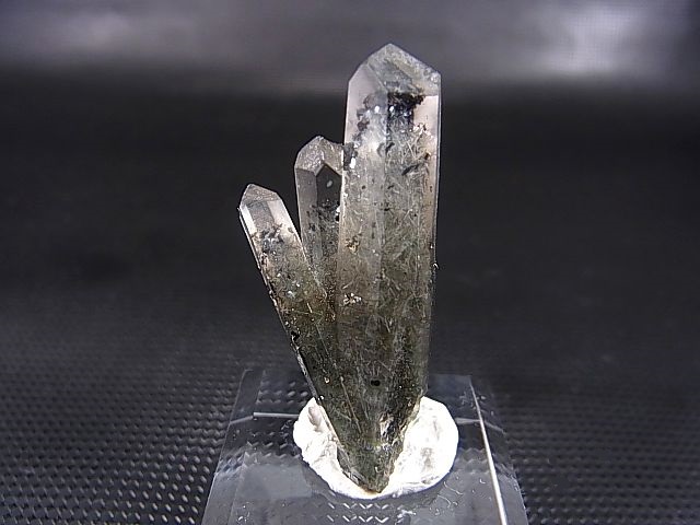 画像: ノルウェー産水晶ポイント（アクチノライト/ヘマタイト入り/連晶） 6.7g