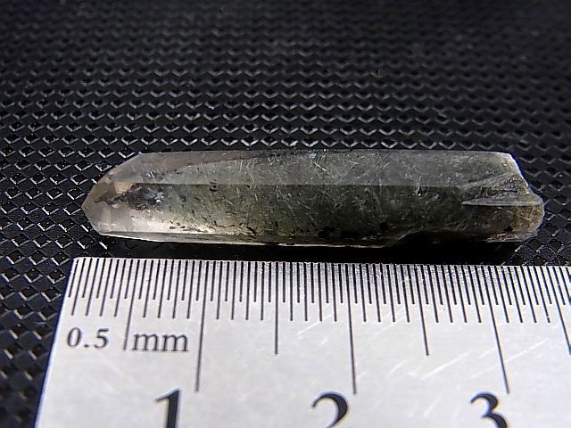 画像: ノルウェー産水晶ポイント（アクチノライト/ヘマタイト入り） 2.7g