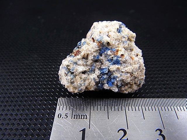 画像: ドイツ産アウィン（藍方石）母岩付き原石 8.8g