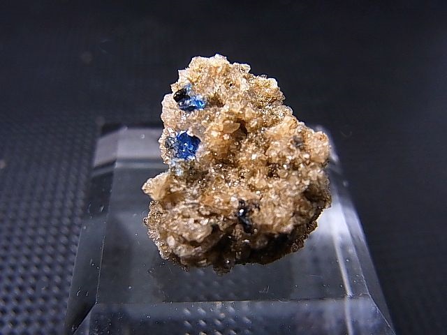画像: ドイツ産アウィン（藍方石）母岩付き原石 2.1g