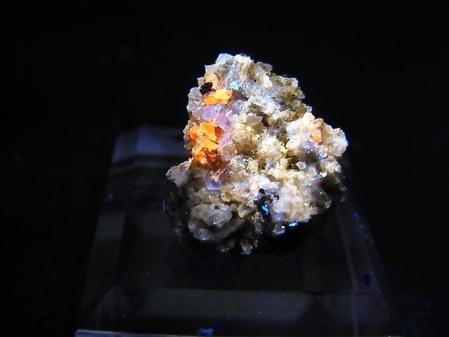 画像: ドイツ産アウィン（藍方石）母岩付き原石 2.1g