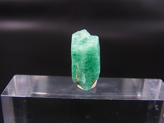 画像1: パキスタン・スワート産エメラルド原石 (柱状結晶) 3.5カラット