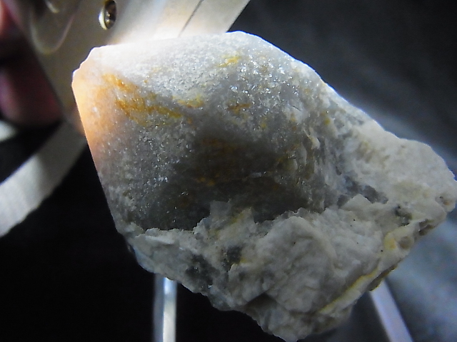画像2: 城山鉱山産水晶原石（カオリナイト共生） 58.7g