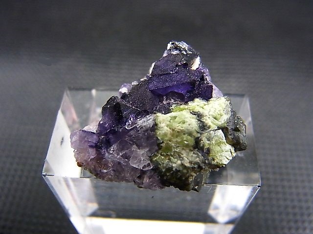 画像: ドイツ・ザクセン州産ブルーフローライトon水晶 5.5g