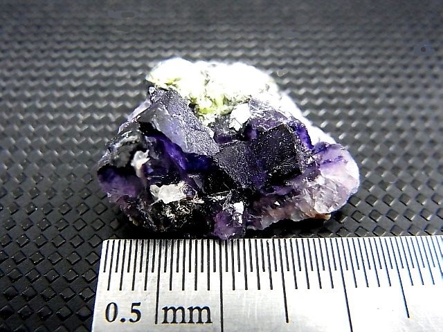 画像: ドイツ・ザクセン州産ブルーフローライトon水晶 5.5g