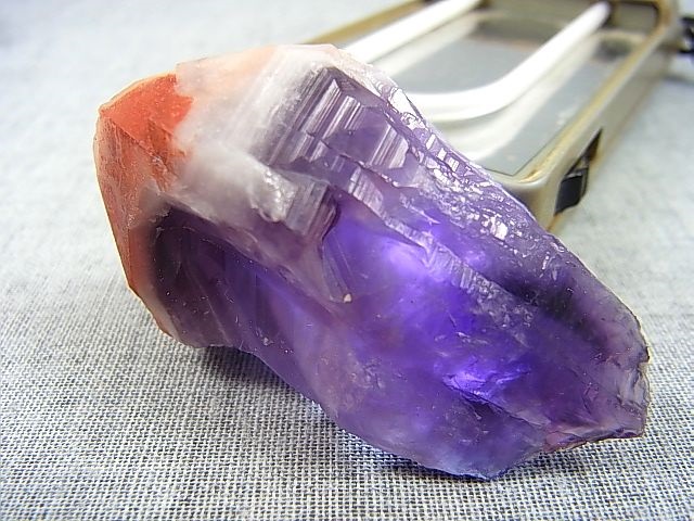 画像: ドイツ・ザクセン州産レッドキャップアメジスト原石 33.4g