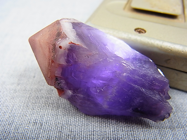 画像: ドイツ・ザクセン州産レッドキャップアメジスト原石 25.0g