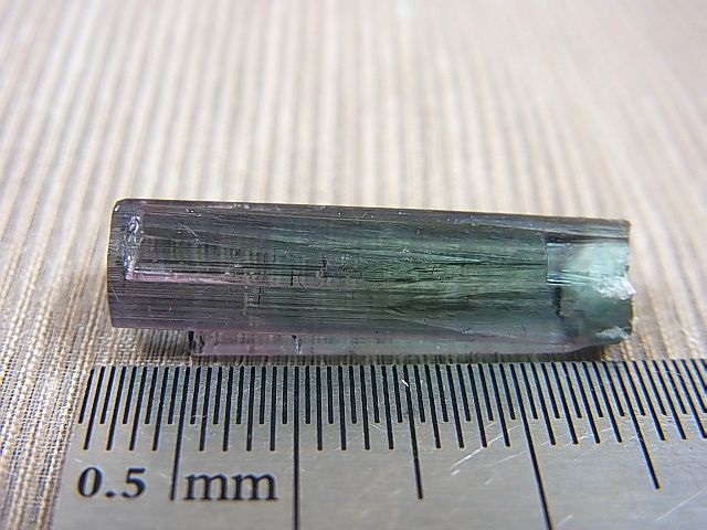 画像: ブラジル産ブルーグリーン/ピンクヴェルデライト（グリーントルマリン）柱状結晶 12.5カラット
