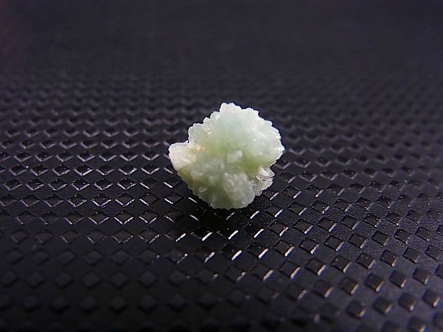 画像: アメリカ・ルイジアナ州産ボラサイト結晶 1.5カラット