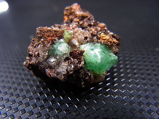 画像: メキシコ・オハエラ鉱山産キュプリアンアダマイト原石 3.5g