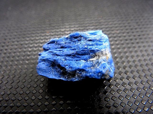 画像: マダガスカル産デュモルチェライト原石 2.8g