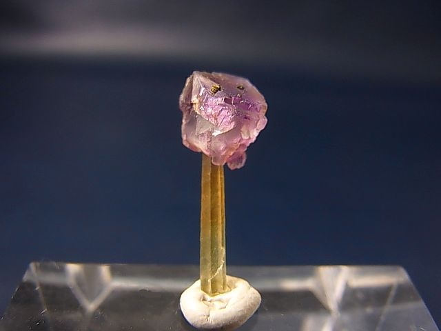 画像: ドイツ・ザクセン州産パープルフローライトon水晶(パイライト共生) 0.7g